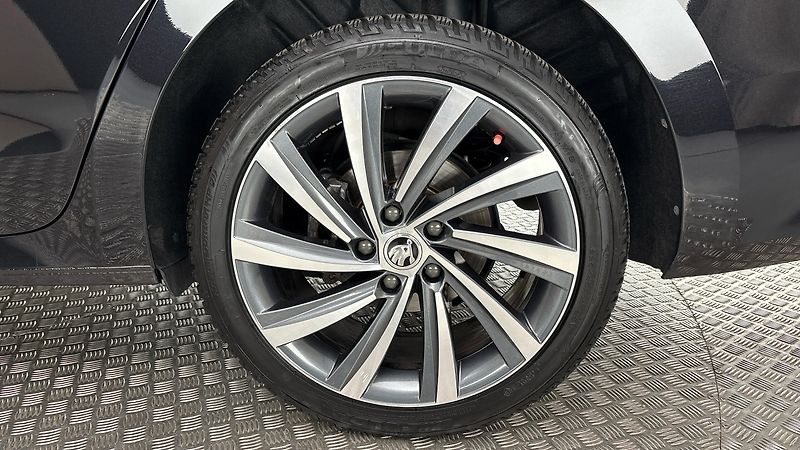 Škoda Octavia 2.0 TDI DSG 4x4 Style Combi - fotka 19 z 31