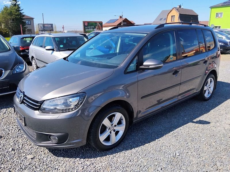 Volkswagen Touran (2011) - fotka 13 z 27