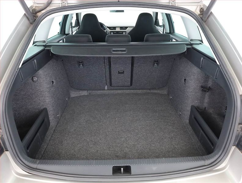 Škoda Octavia (2014) Elegance 2.0 TDI, 4X4 - fotka 19 z 20