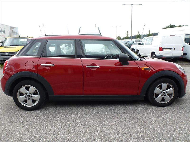 Mini One 1,5 D 5 dveří  TWINPOWER TURBO - fotka 7 z 51