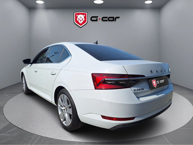 Škoda Superb 2.0TDI 110kW Style - fotka 2 z 5