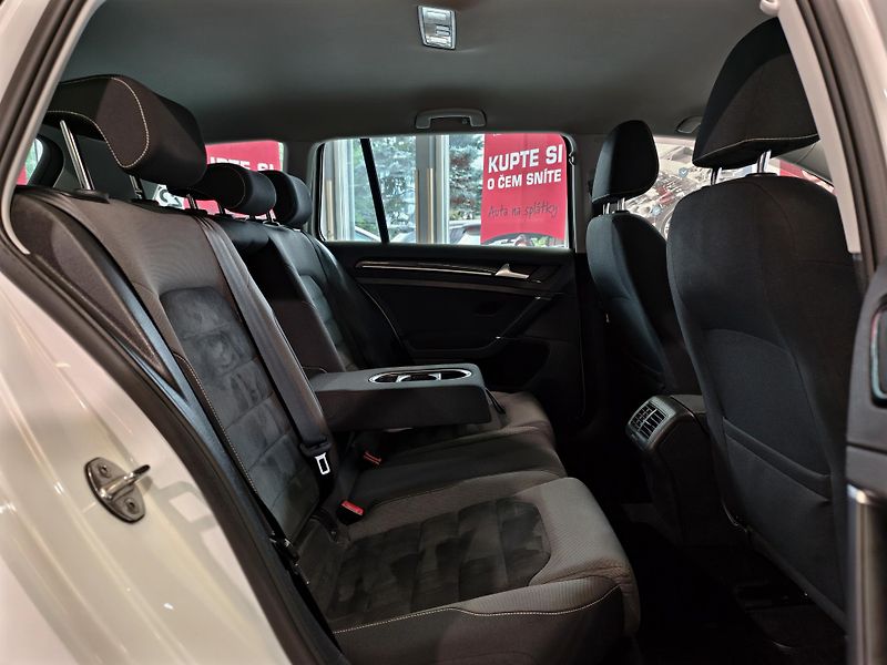 Volkswagen Golf VARIANT 1.6 TDi HIGHLINE, ČR   - fotka 11 z 21