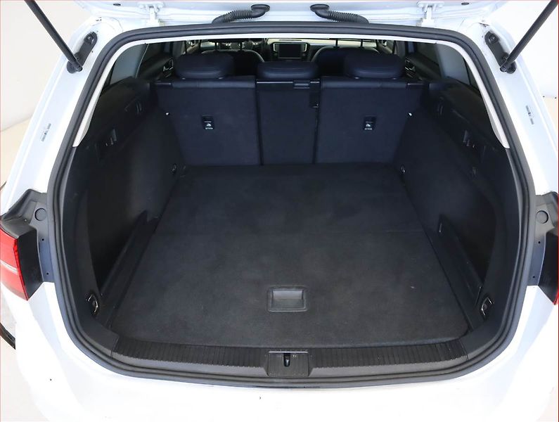 Volkswagen Passat (2016) 2.0 TDI, 4X4, Automat, Kůže - fotka 14 z 22