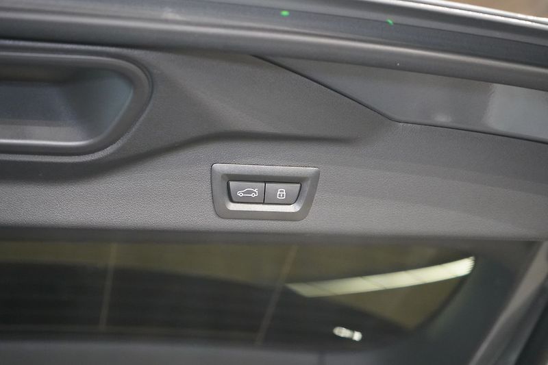 BMW X5 30d xDrive, Ventilace, Tažné - fotka 16 z 49