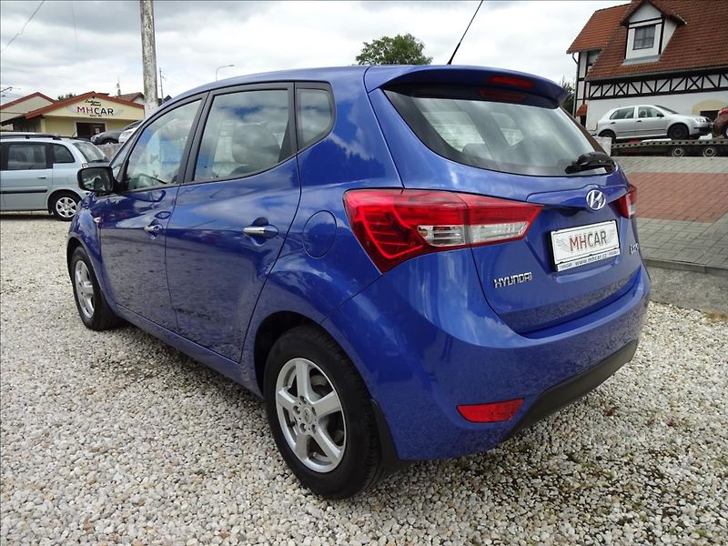 Hyundai ix20 1,6 i 91kW 56 000km - fotka 5 z 48