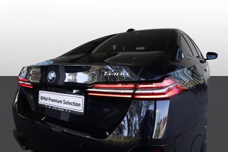 BMW Řada 5 540d xDrive Sedan - fotka 21 z 31