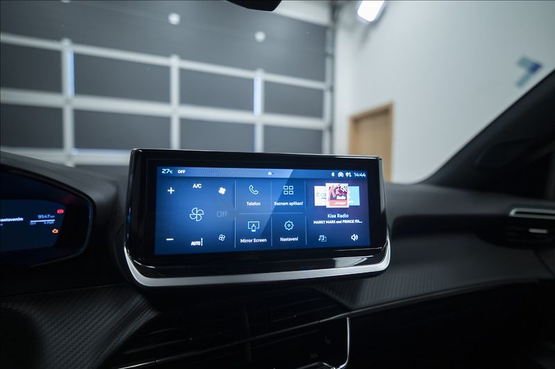 Peugeot 2008 1,2 HYBRID AT KAMERA 360° ČR - fotka 32 z 43