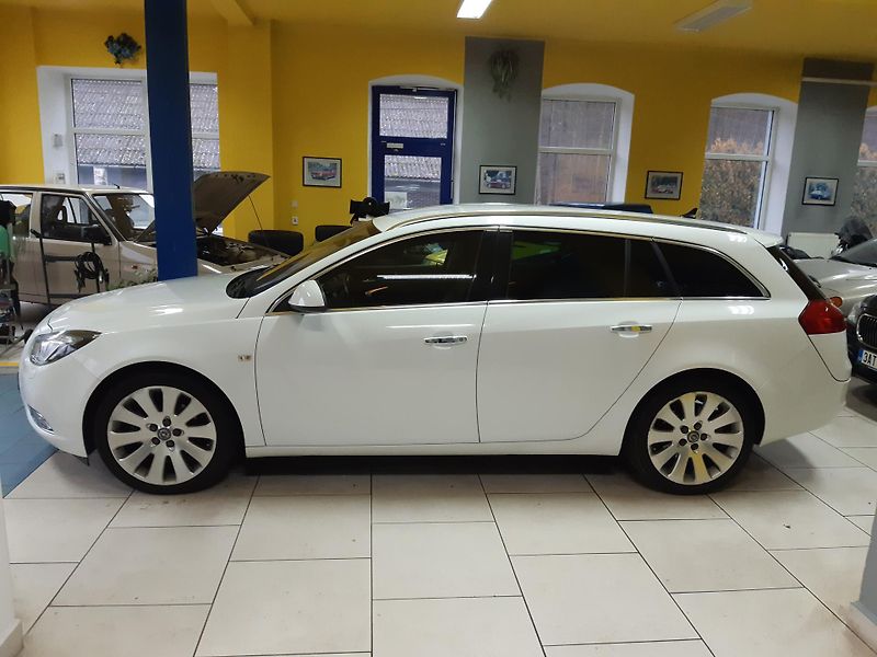 Opel Insignia 2.0 CDTI COMBI COSMO NAVI      - fotka 6 z 28