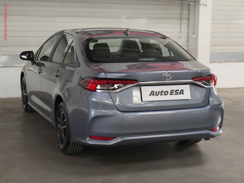 Toyota Corolla (2024) 1.5, 2.maj,ČR, AC, park. - fotka 4 z 20