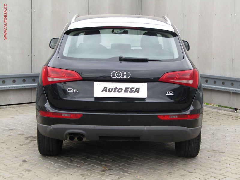 Audi Q5 (2012) 2.0TDi Quattro, AT, park - fotka 5 z 16