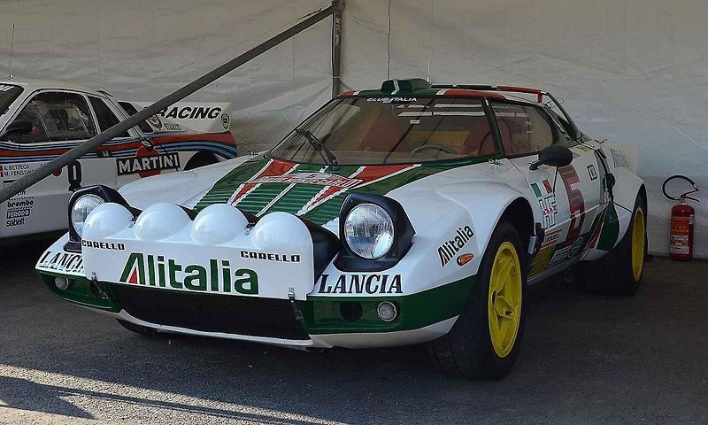Trojice Munari, Ballestrieri a Barbasio u prototypu Lancie Stratos v Turíně v roce 1971.