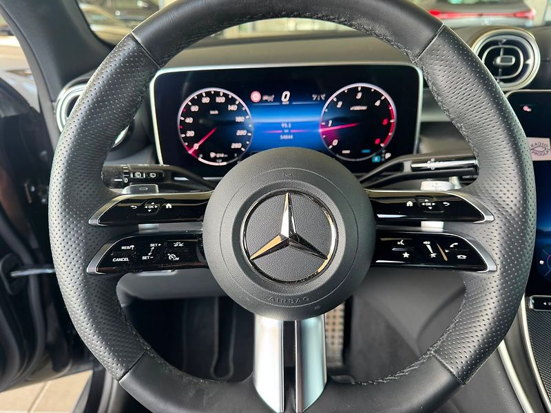 Mercedes-Benz GLC 220d 4MATIC - fotka 14 z 20