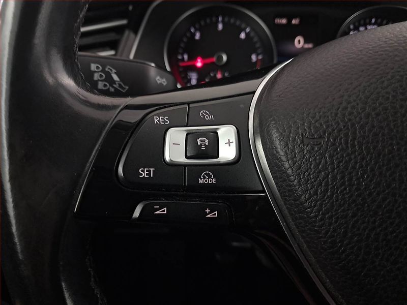 Volkswagen Passat (2016) Highline 2.0 TDI, Kůže, Navi - fotka 16 z 18