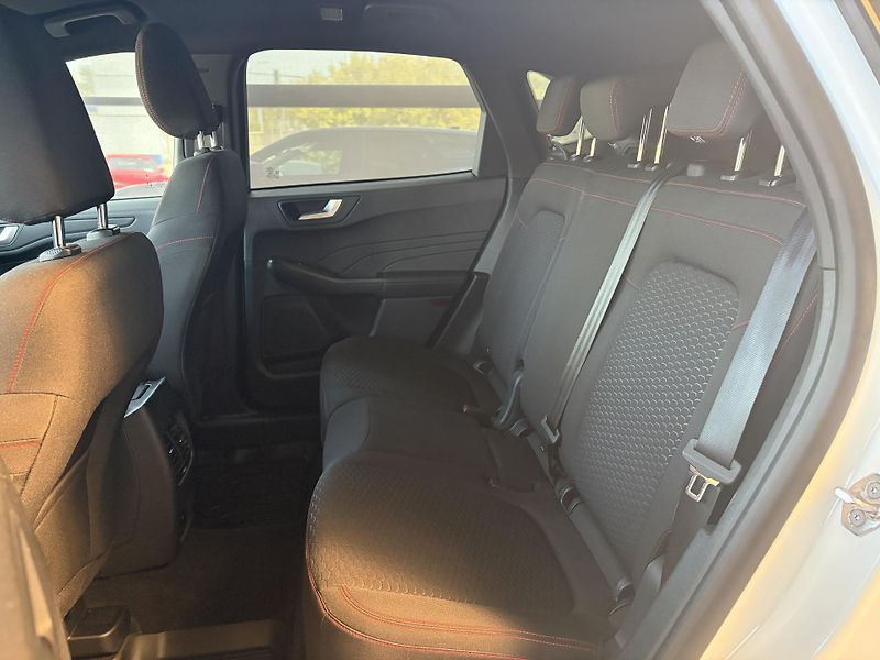 Ford Kuga ST-line 1.5 Ecoboost - fotka 11 z 15