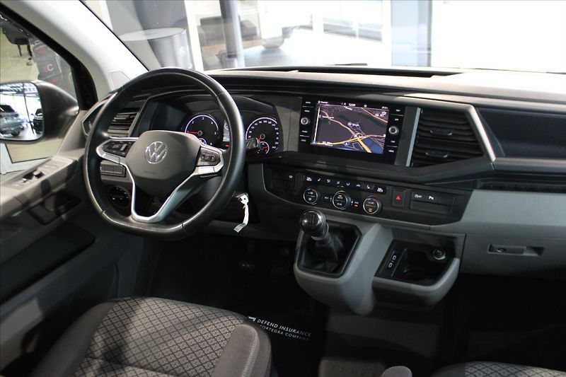 Volkswagen Caravelle T6.1 TDi 110kW 4MOTION ACC/Taž - fotka 9 z 22