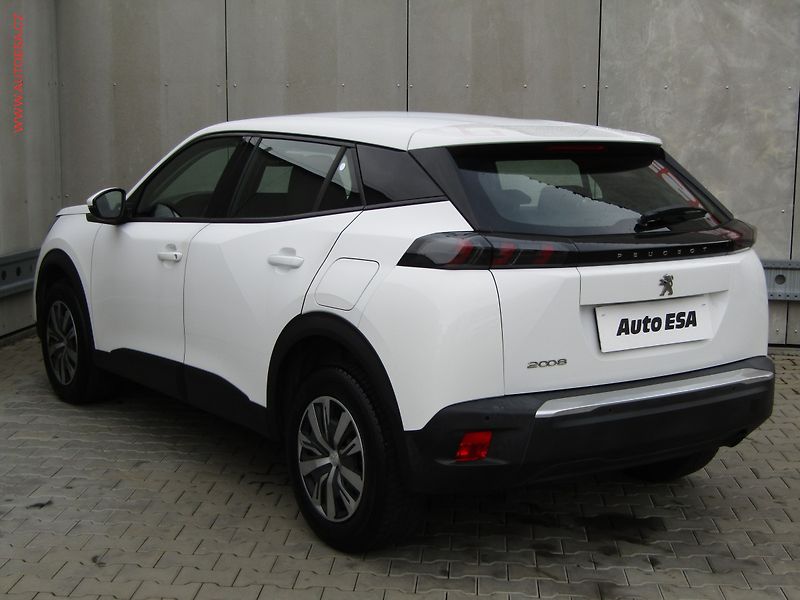 Peugeot 2008 (2020) 1.2 PT, 1.maj,ČR, Active - fotka 6 z 19