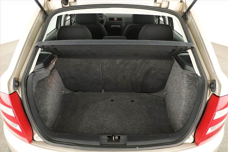 Škoda Fabia (2005) 1.4 16V, po STK, Klima - fotka 11 z 11