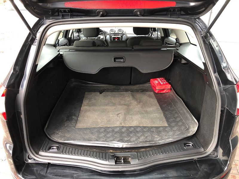 Ford Mondeo (2011) 1.6 TDCi - fotka 25 z 32