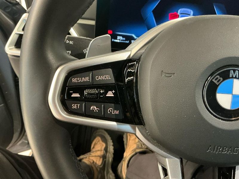BMW Řada 3 330i xDrive Touring - fotka 17 z 17