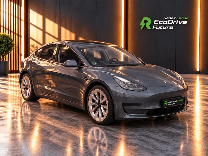 Tesla Model 3 (2022) AMD Ryzen, Grok | SOH 93 % - fotka 1 z 12