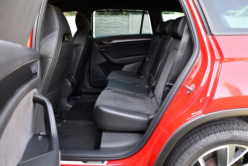 Škoda Kodiaq 2.0 TDi CR SPORT LINE,KŮŽE,LED - fotka 32 z 51