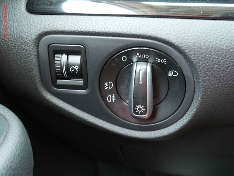 Seat Alhambra (2012) 2.0 TDI, FR, AT - fotka 21 z 22