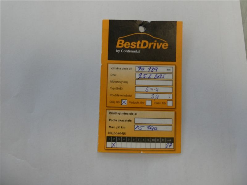 Opel Corsa 1,4 16V 74kW, drobné vady laku - fotka 41 z 42
