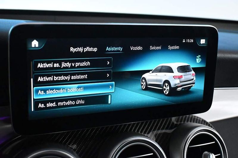 Mercedes-Benz GLC (2021) 2.0 4Matic 9G-TRONIC AMG Line - fotka 19 z 39