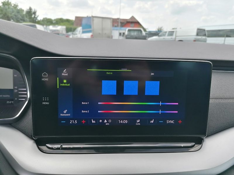Škoda Octavia (2020) 1.5 TSi Style MATRIX KŮŽE - fotka 13 z 33