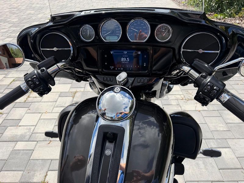 Harley-Davidson FLHTCUTG Tri Glide Ultra Classic (2019) Harley-Davidson Tri GlideUltra - fotka 6 z 6