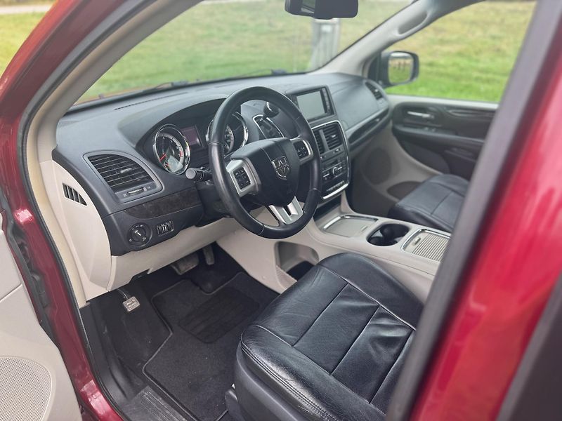 Dodge Grand Caravan (2016) 3.6 V6 SERVISNÍ KNIHA - fotka 14 z 40