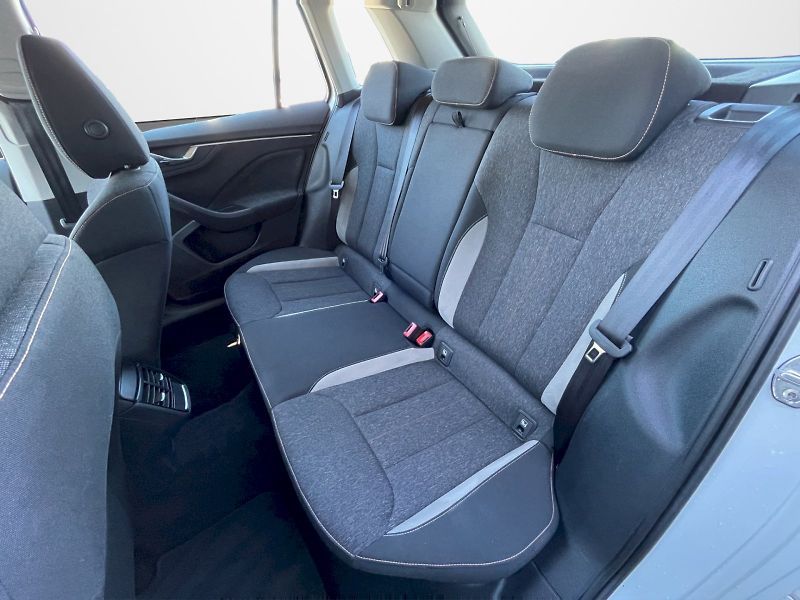 Škoda Kamiq (2023) 1.0 TSI 81 kW Style Plus - fotka 25 z 32