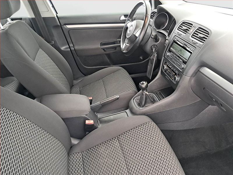 Volkswagen Golf (2010) 1.2 TSI, Park. senzory - fotka 9 z 16