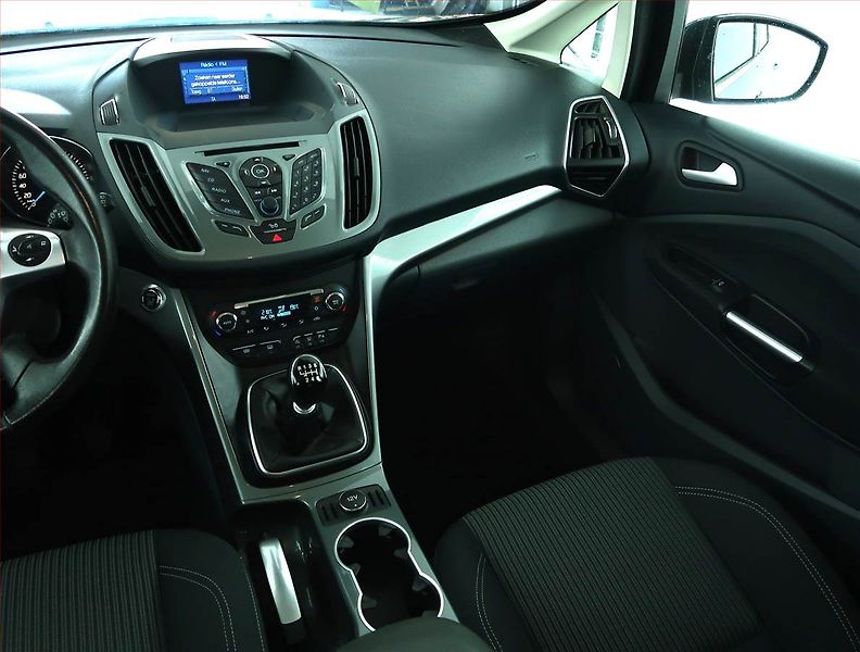 Ford C-MAX (2015) 1.6 TDCi, Navi, Tempomat - fotka 8 z 15