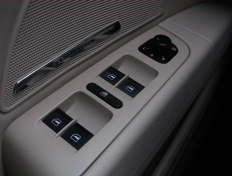 Škoda Superb (2013) Elegance 2.0 TDI, Automat - fotka 16 z 23