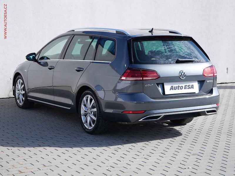 Volkswagen Golf (2020) 1.5 TSi, Highline, LED, panor - fotka 6 z 20