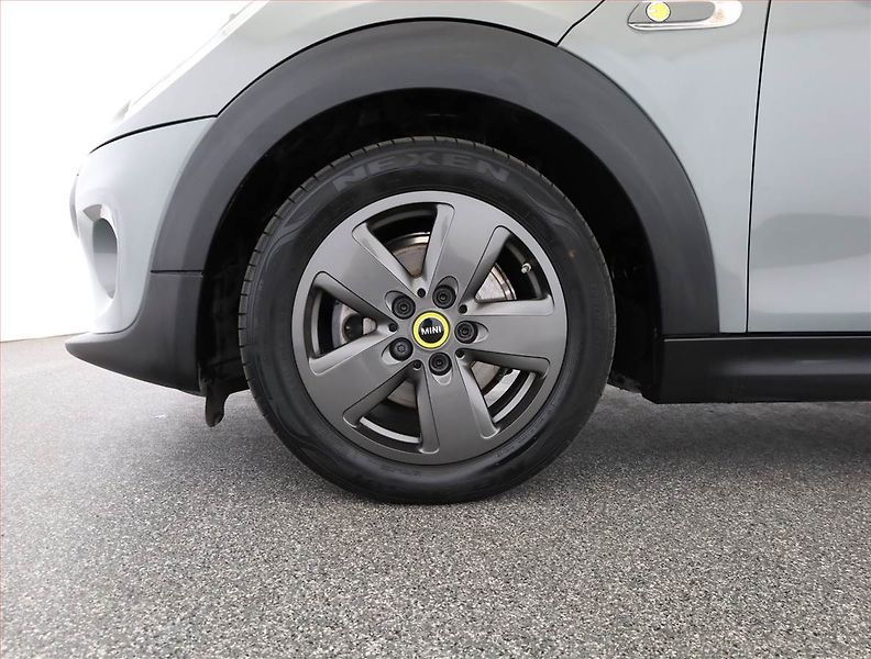 Mini Ostatní (2021) Cooper SE 32 kWh, SoH 94% - fotka 18 z 20