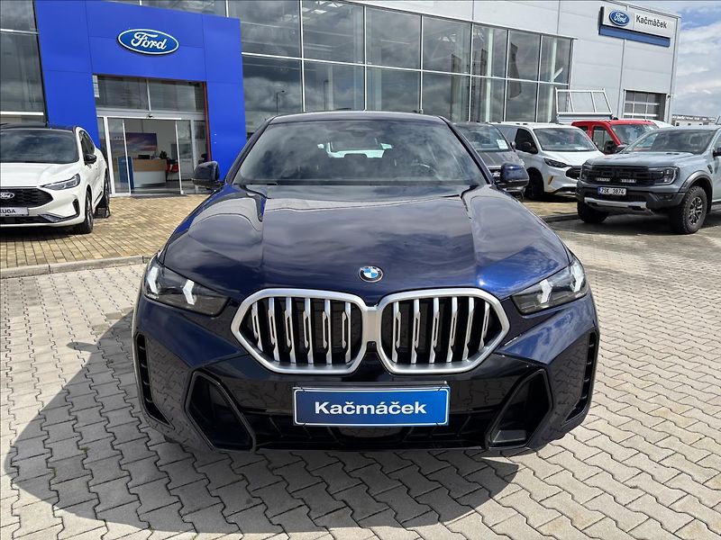 BMW X6 3,0 40i 280kW M-Sport xDrive - fotka 7 z 46