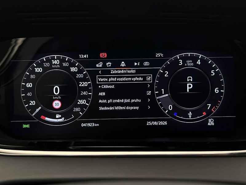 Land Rover Range Rover Evoque P200 R-DYNAMIC HSE AUT CZ - fotka 43 z 48