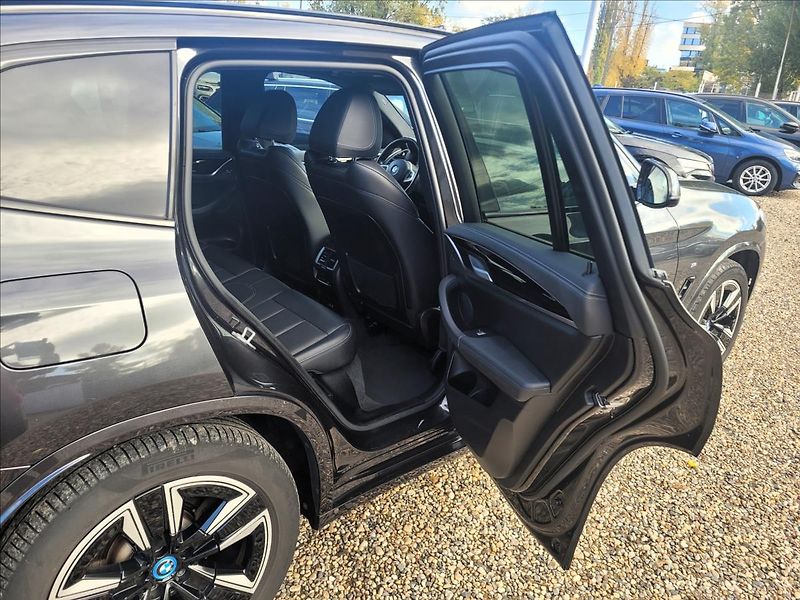 BMW iX3 0,0 80kWH,210kw,M-sport,led,SO - fotka 15 z 50