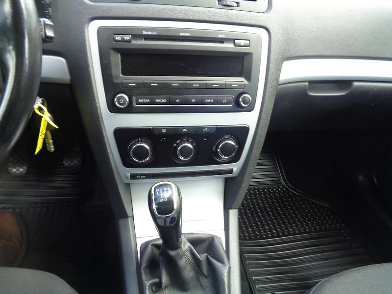 Škoda Octavia 1,6 TDI - fotka 15 z 17