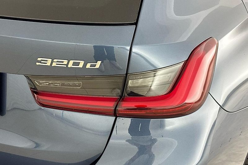 BMW Řada 3 řady 3 | 320d xDrive - fotka 5 z 26