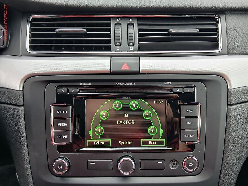 Škoda Superb (2011) 2.0TDi, DSG, výhřev sed. - fotka 13 z 21