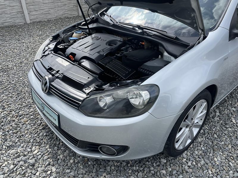 Volkswagen Golf 1.6TDi 105PS  6 HIGHLINE TOP!! - fotka 88 z 176