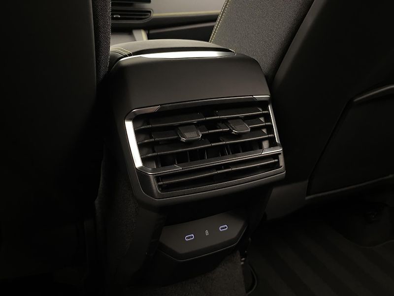 Lynk & Co 01 (2025) CORE PHEV AUT CZ 1.maj - fotka 94 z 95
