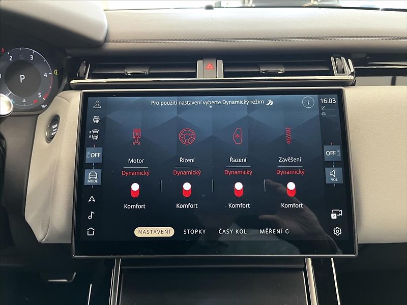 Land Rover Range Rover Velar (2026) 3,0 Dynamic SE D300 AWD - fotka 14 z 17