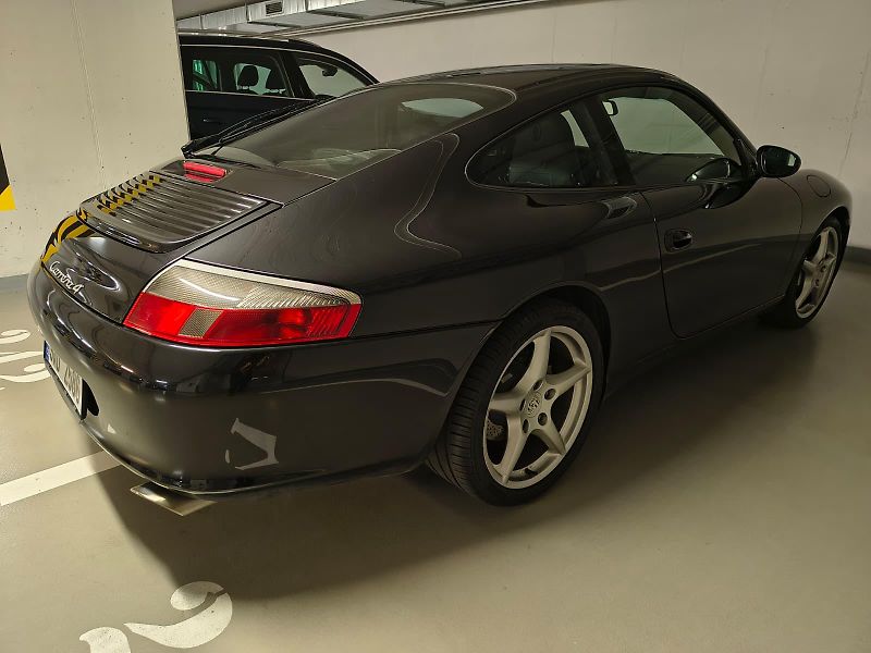 Porsche 911 CARRERA 4 - fotka 5 z 20