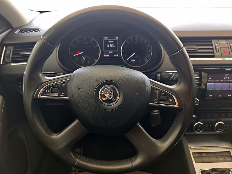 Škoda Octavia (2013) 1.4 TSi Elegance Tempomat - fotka 16 z 42