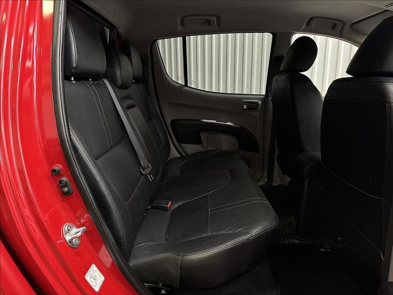 Mitsubishi L200 2.5DI-D INTENSE 4WD HARDTOP - fotka 28 z 35