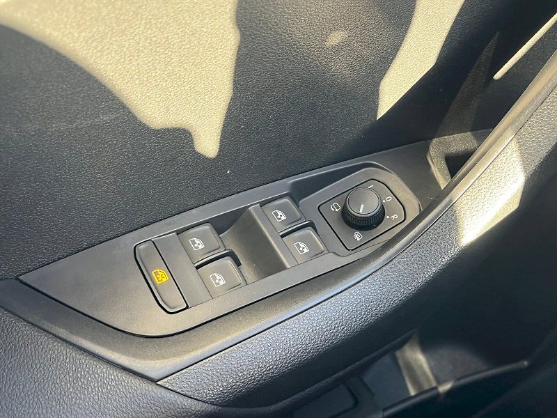 Škoda Karoq (2025) Top Selection 1,5TSI 110kW 7.s - fotka 30 z 33